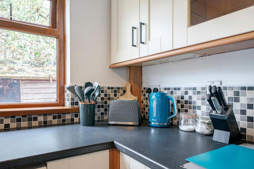 Modern 3 Bedroom House Close To Ferry And City Centre Белфаст Екстер'єр фото